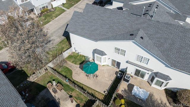 6 Robert Lane, Middle Island, NY 11953