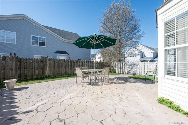 6 Robert Lane, Middle Island, NY 11953