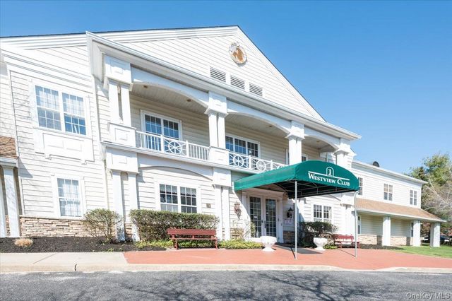 6 Robert Lane, Middle Island, NY 11953