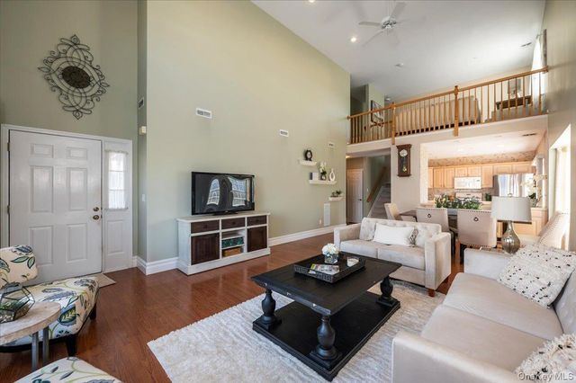 6 Robert Lane, Middle Island, NY 11953
