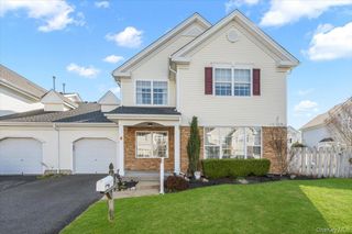 6 Robert Lane, Middle Island, NY 11953