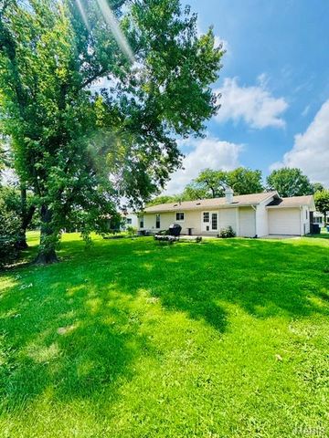741 Lamplight Lane, Hazelwood, MO 63042