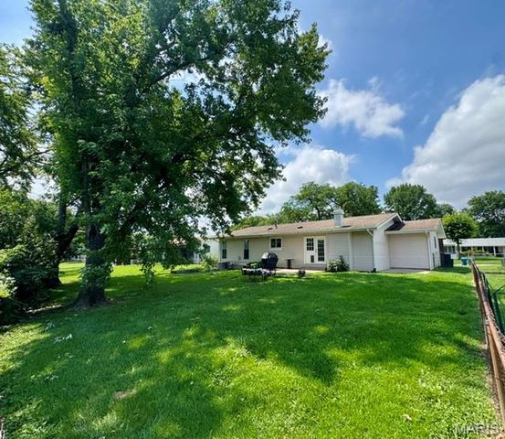 741 Lamplight Lane, Hazelwood, MO 63042