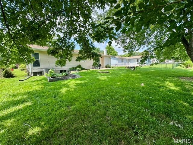 741 Lamplight Lane, Hazelwood, MO 63042