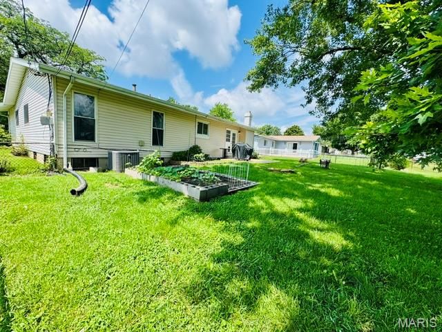 741 Lamplight Lane, Hazelwood, MO 63042