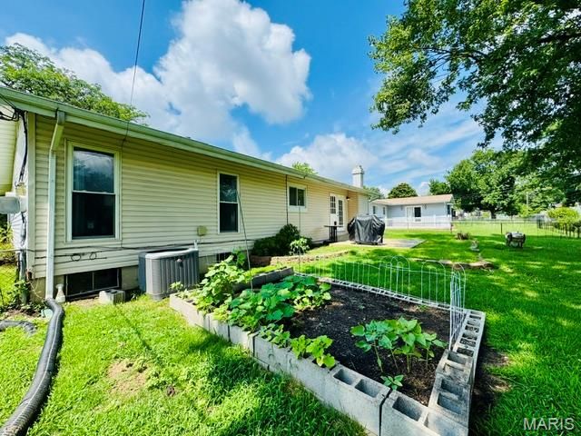 741 Lamplight Lane, Hazelwood, MO 63042