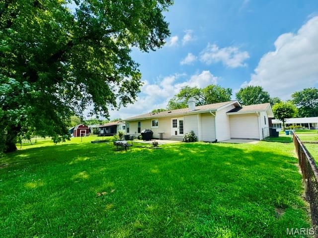 741 Lamplight Lane, Hazelwood, MO 63042