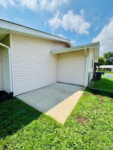 741 Lamplight Lane, Hazelwood, MO 63042