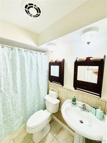 741 Lamplight Lane, Hazelwood, MO 63042