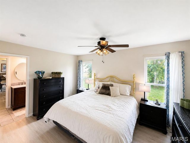 741 Lamplight Lane, Hazelwood, MO 63042