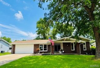 741 Lamplight Lane, Hazelwood, MO 63042