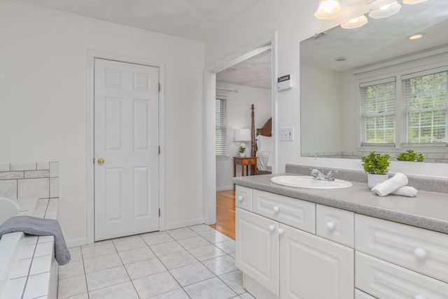 100 Overlook Drive, Groton, MA 01450