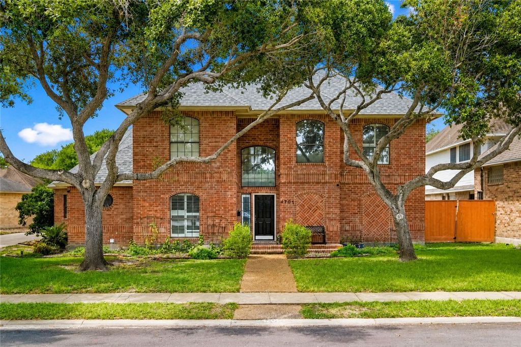 4701 Schwerin Lake Dr, Corpus Christi, TX 78413 — exterior