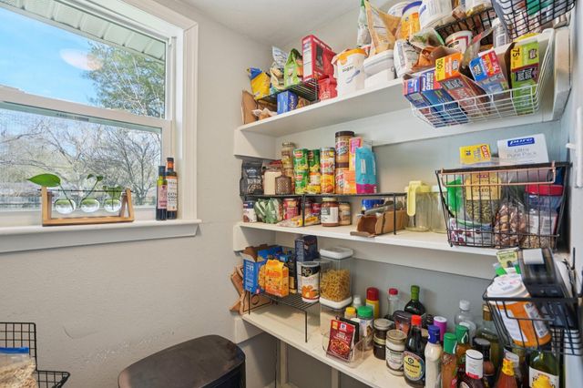 1702 16th Ave N, Texas City, TX 77590