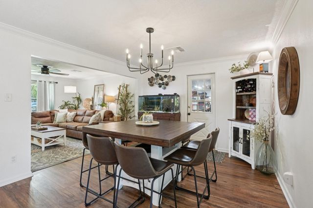 1702 16th Ave N, Texas City, TX 77590