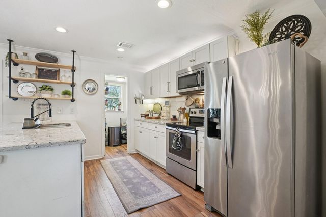 1702 16th Ave N, Texas City, TX 77590