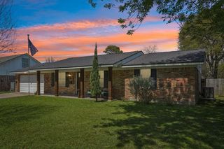 1702 16th Ave N, Texas City, TX 77590