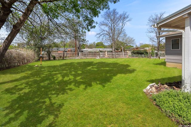 5119 Arrowhead Dr, San Antonio, TX 78228