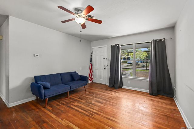 5119 Arrowhead Dr, San Antonio, TX 78228