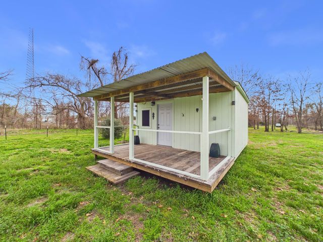 282-B Route 66, Livingston, TX 77351