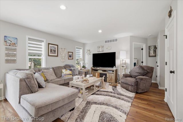 9510 Orchard Lake Drive, Richfield Township, MI 48423