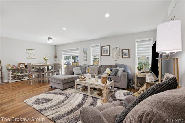 9510 Orchard Lake Drive, Richfield Township, MI 48423