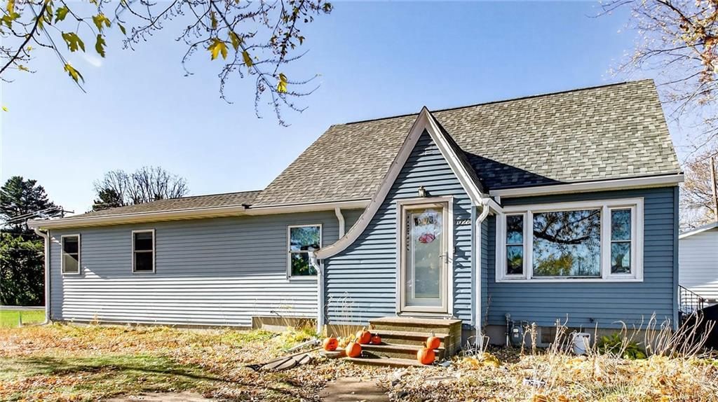 1028 Woodward Avenue, Chippewa Falls, WI 54729