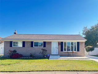 27635 Weddel Avenue, Brownstown, MI 48183