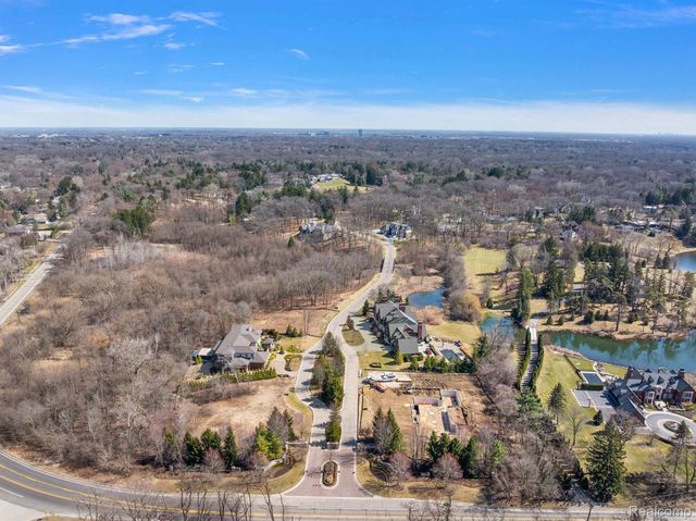 145 BRIDGEVIEW Drive, Bloomfield Hills, MI 48304