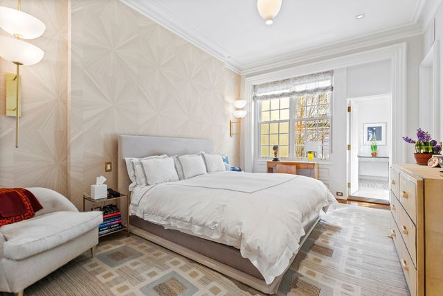 116 E 70TH Street, New York City, NY 10021