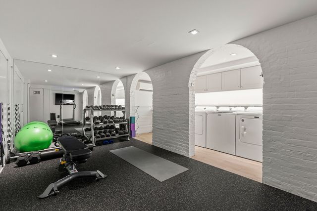 116 E 70TH Street, New York City, NY 10021