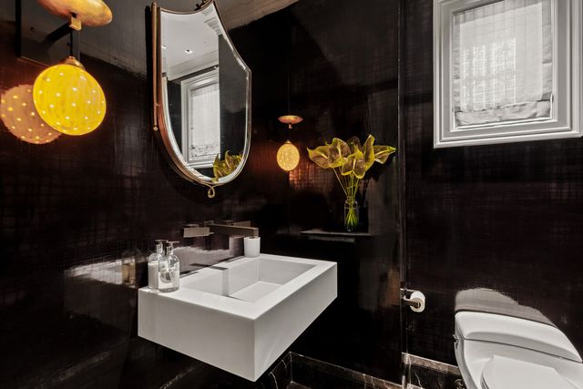 116 E 70TH Street, New York City, NY 10021