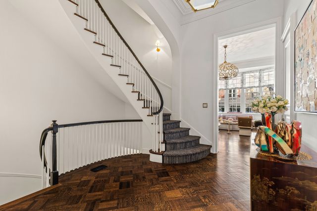 116 E 70TH Street, New York City, NY 10021