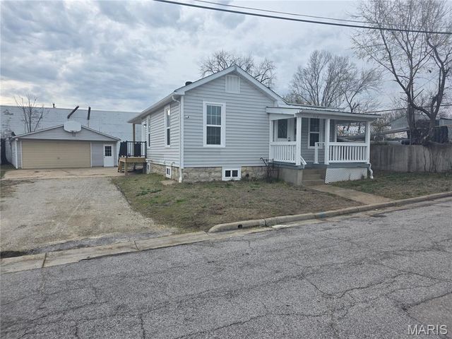 715 Walnut Street, Washington, MO 63090