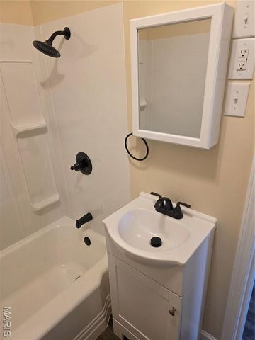 715 Walnut Street, Washington, MO 63090