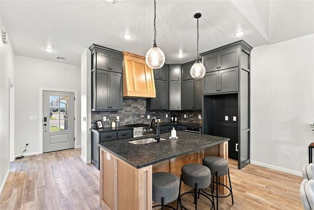 4817 Misty Wood Lane, Mustang, OK 73064