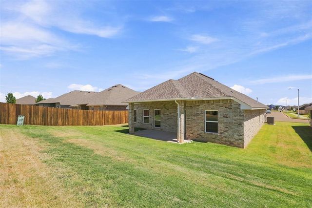 4817 Misty Wood Lane, Mustang, OK 73064