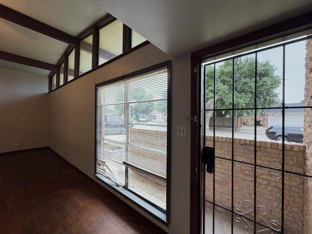 8806 Glenloch Drive, Houston, TX 77061