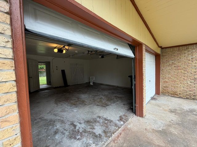 8806 Glenloch Drive, Houston, TX 77061