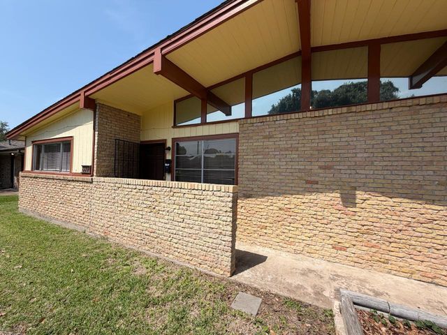8806 Glenloch Drive, Houston, TX 77061