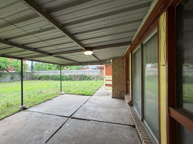8806 Glenloch Drive, Houston, TX 77061