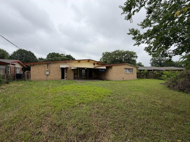 8806 Glenloch Drive, Houston, TX 77061
