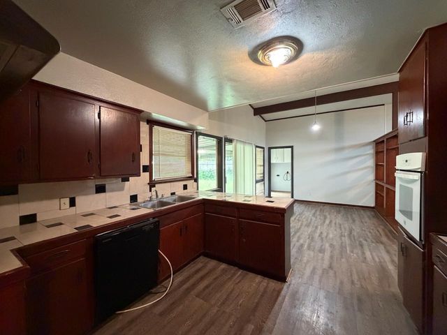 8806 Glenloch Drive, Houston, TX 77061
