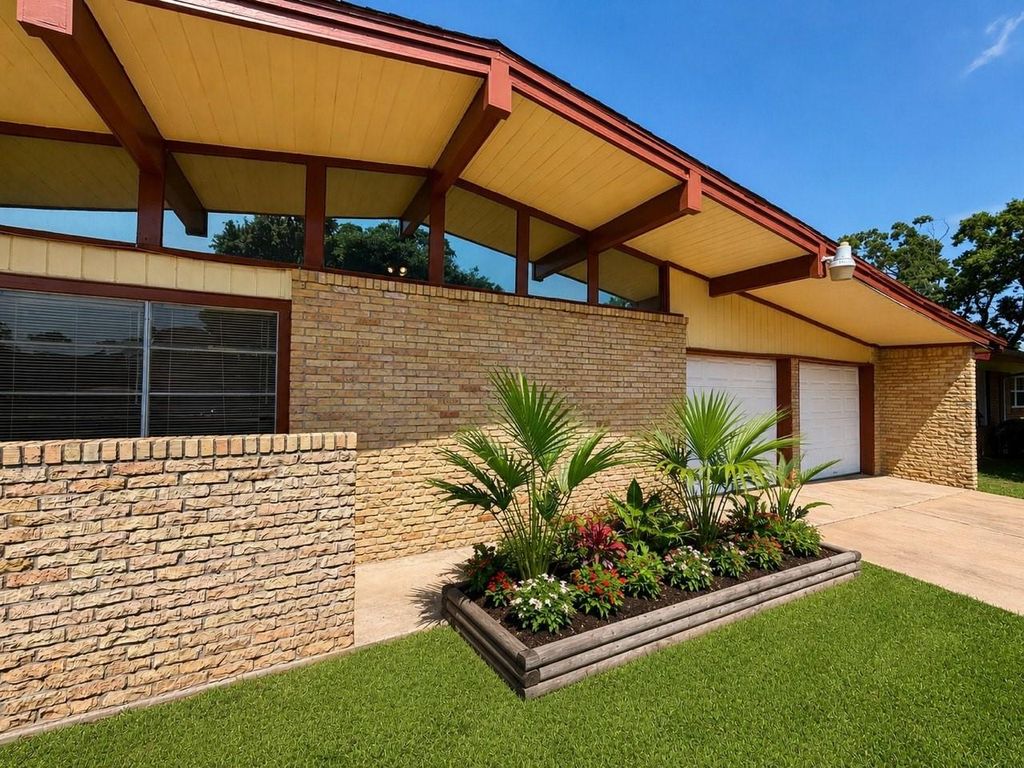 8806 Glenloch Drive, Houston, TX 77061