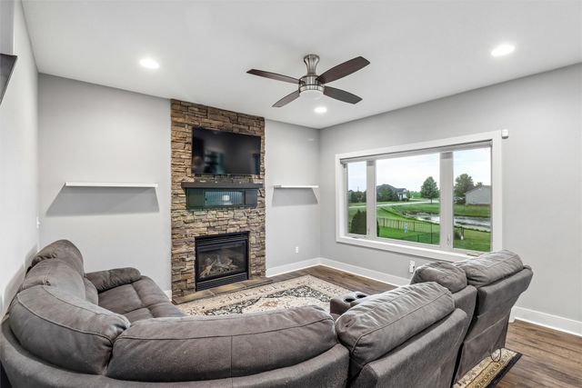 12370 NW 111th Avenue, Granger, IA 50109