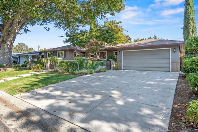 1113 Volz Dr, Sacramento, CA 95822