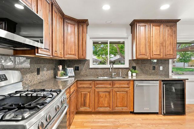 1113 Volz Dr, Sacramento, CA 95822