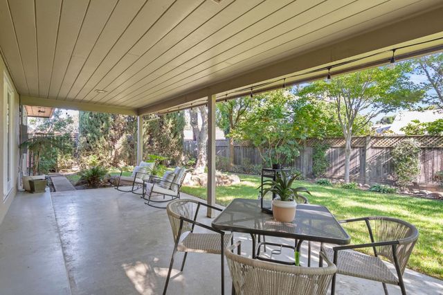 1113 Volz Dr, Sacramento, CA 95822