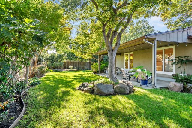 1113 Volz Dr, Sacramento, CA 95822
