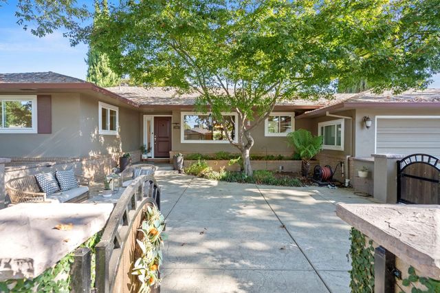 1113 Volz Dr, Sacramento, CA 95822